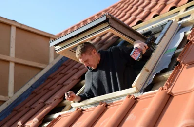 Pose de fenêtres de toit Velux à Condamine